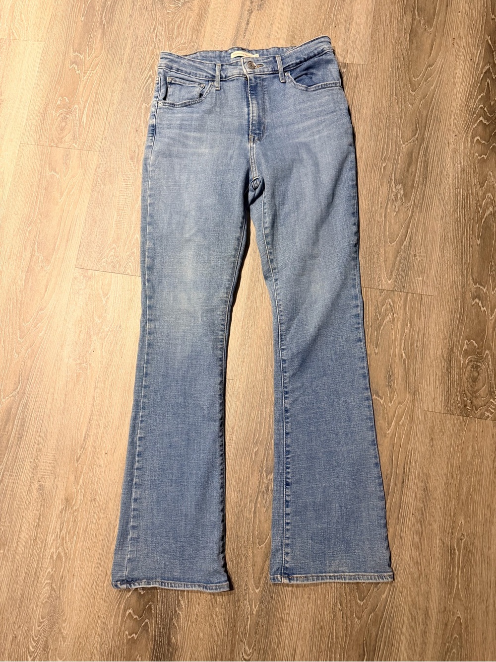 Levi’s 725 High Rise Bootcut Jeans Women’s Size 30 Light Wash Stretch Denim